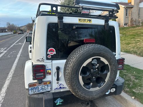 Used 2014 Jeep Wrangler Unlimited Sahara image 8