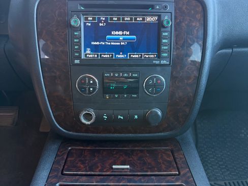 Used 2010 GMC Yukon Denali AWD/4WD image 10