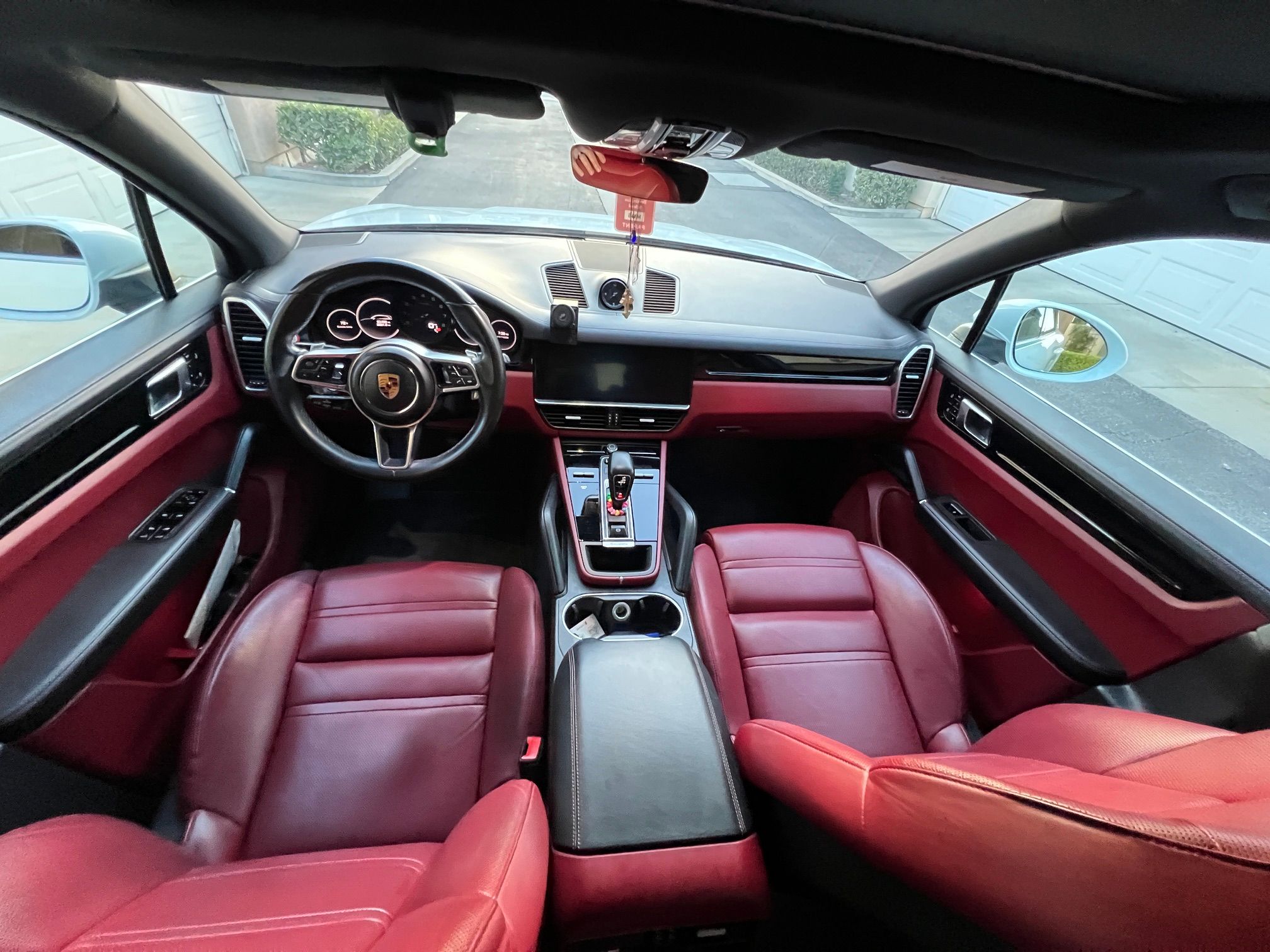 Used 2021 Porsche Cayenne AWD/4WD image 22
