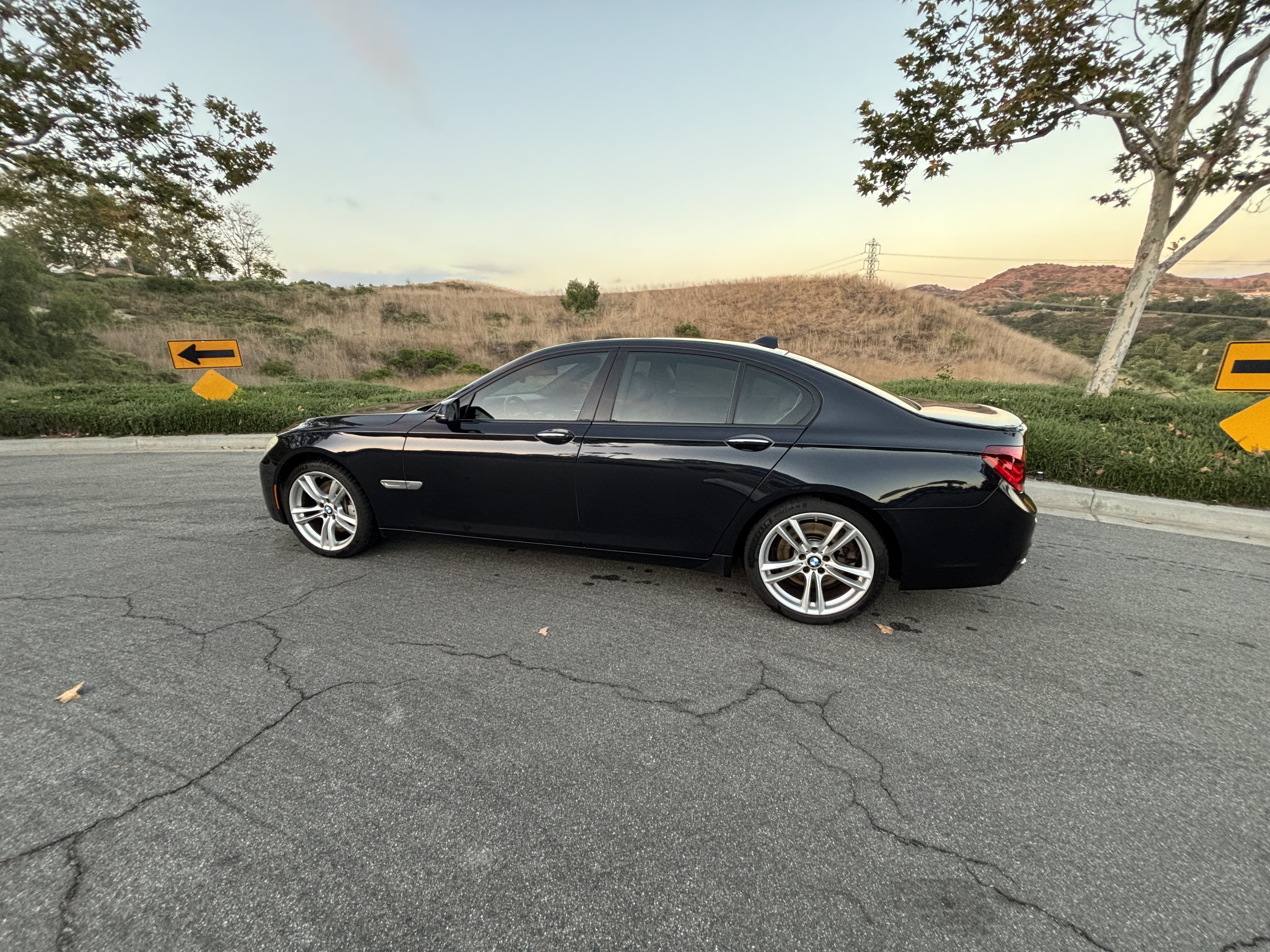 Used 2013 BMW 750i RWD image 13