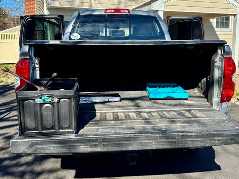 Used 2017 Toyota Tundra SR5 w/ SR5 Upgrade Package AWD/4WD image 15