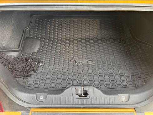 Used 2010 Ford Mustang GT Premium image 9