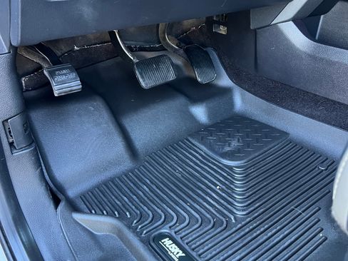 Used 2017 Ford F150 Raptor w/ Equipment Group 802A Luxury AWD/4WD image 10