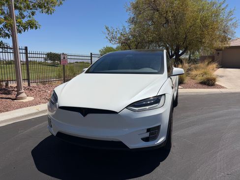 Used 2020 Tesla Model X AWD/4WD image 5