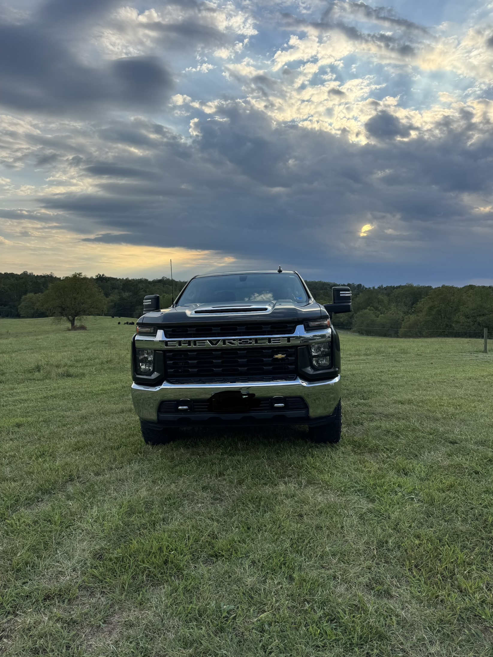 Used 2023 Chevrolet Silverado 2500 LT AWD/4WD image 1