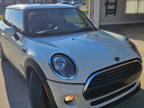 Used 2019 MINI Cooper 2-Door Hardtop image 1