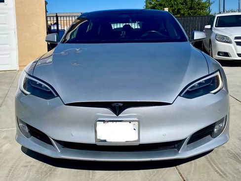 Used 2016 Tesla Model S 90D image 5