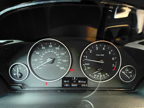 Used 2015 BMW 320i xDrive Sedan image 12