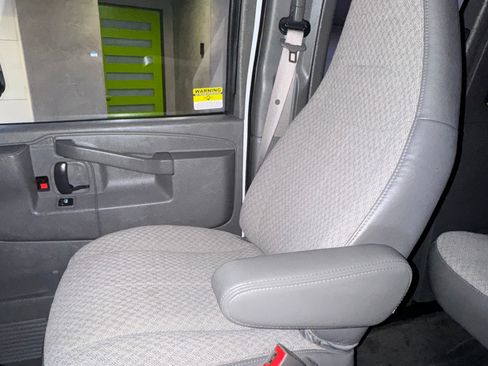 Used 2017 Chevrolet Express 3500 LT w/ LT Preferred Equipment Group image 4