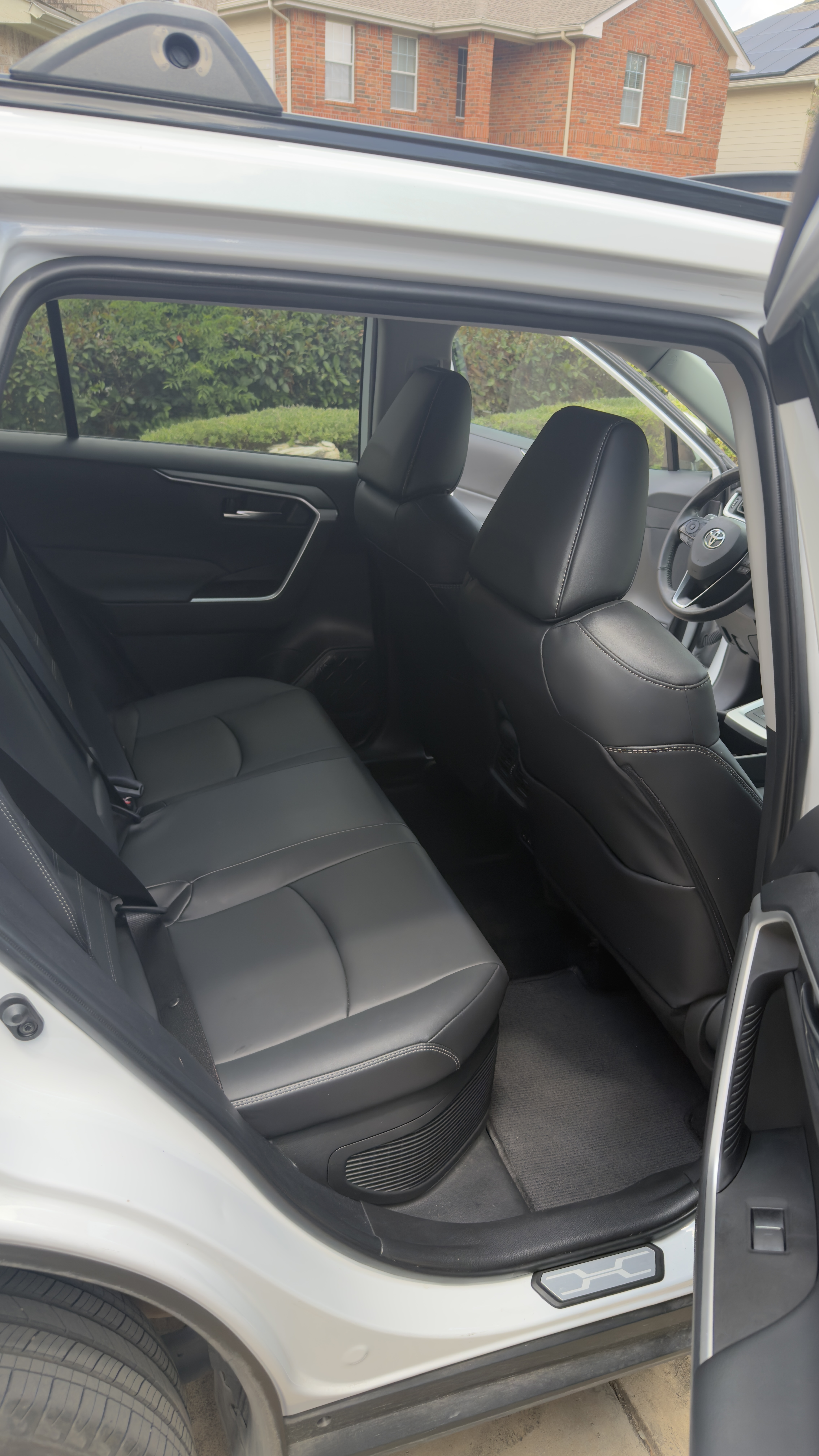 Used 2024 Toyota RAV4 XLE Premium AWD/4WD image 6