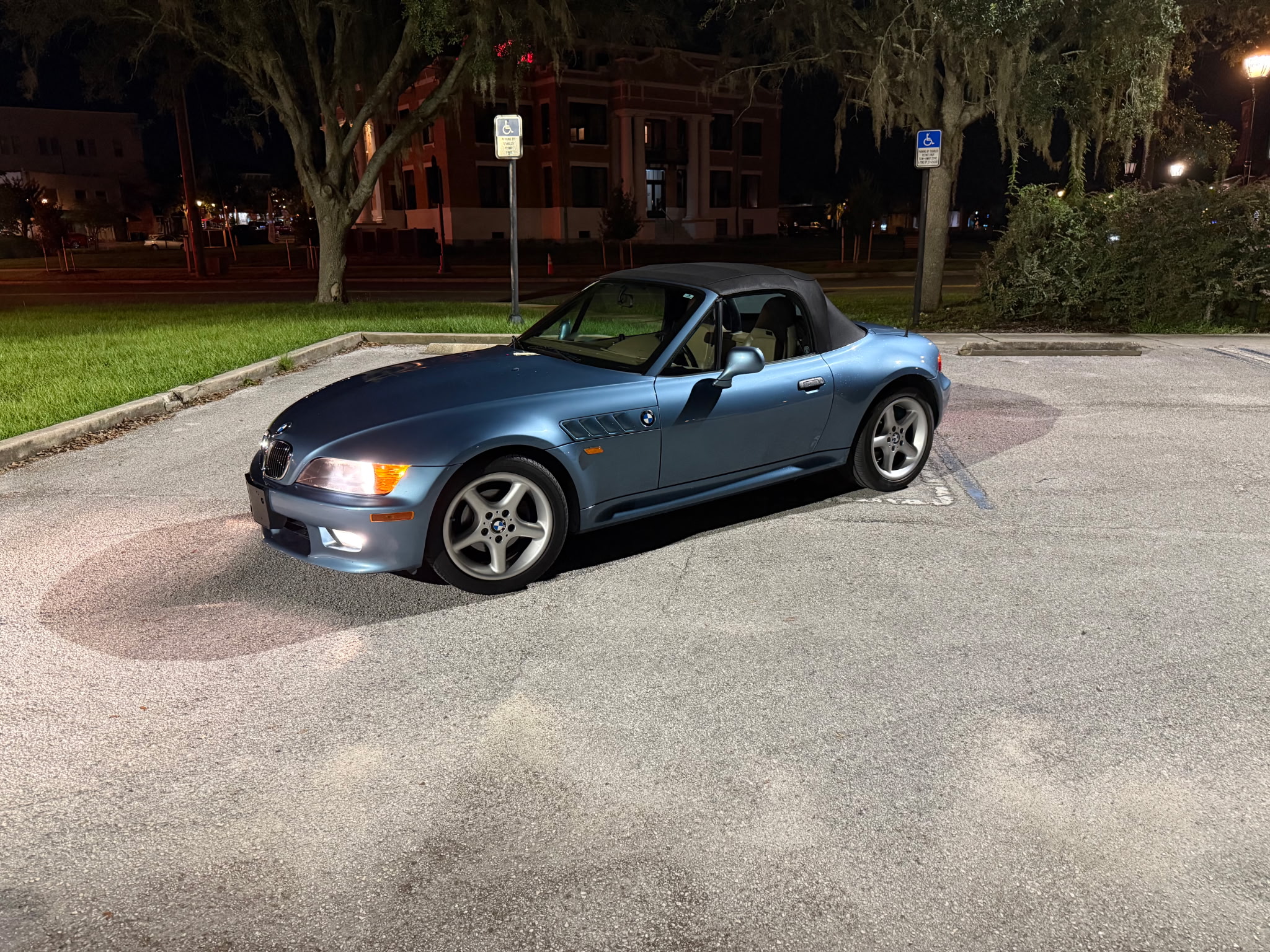 Used 1998 BMW Z3 2.8 RWD image 1