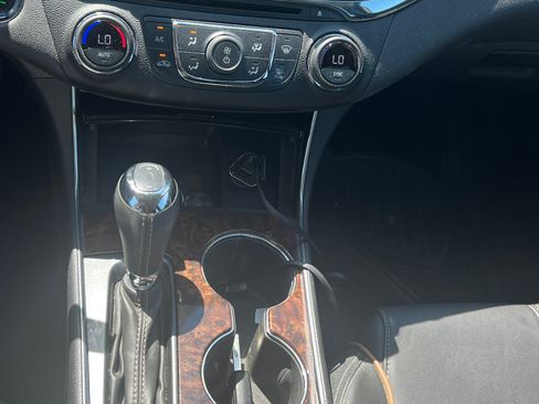 Used 2014 Chevrolet Impala LTZ FWD image 13