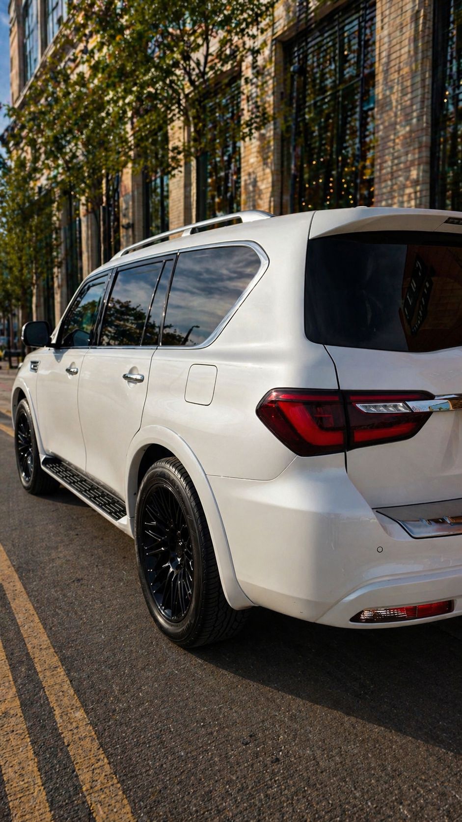 Used 2021 INFINITI QX80 Sensory w/ Cargo Package RWD image 8