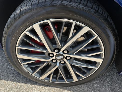 Used 2024 Cadillac XT6 Sport w/ Platinum Package image 6