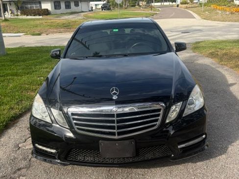 Used 2013 Mercedes-Benz E 350 4MATIC Sedan image 4