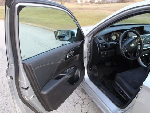 Used 2013 Honda Accord Sport image 19