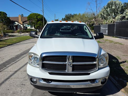 Used 2007 Dodge Ram 3500 Truck SLT image 4