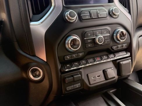 Used 2019 GMC Sierra 1500 SLT w/ SLT Premium Plus Package image 17