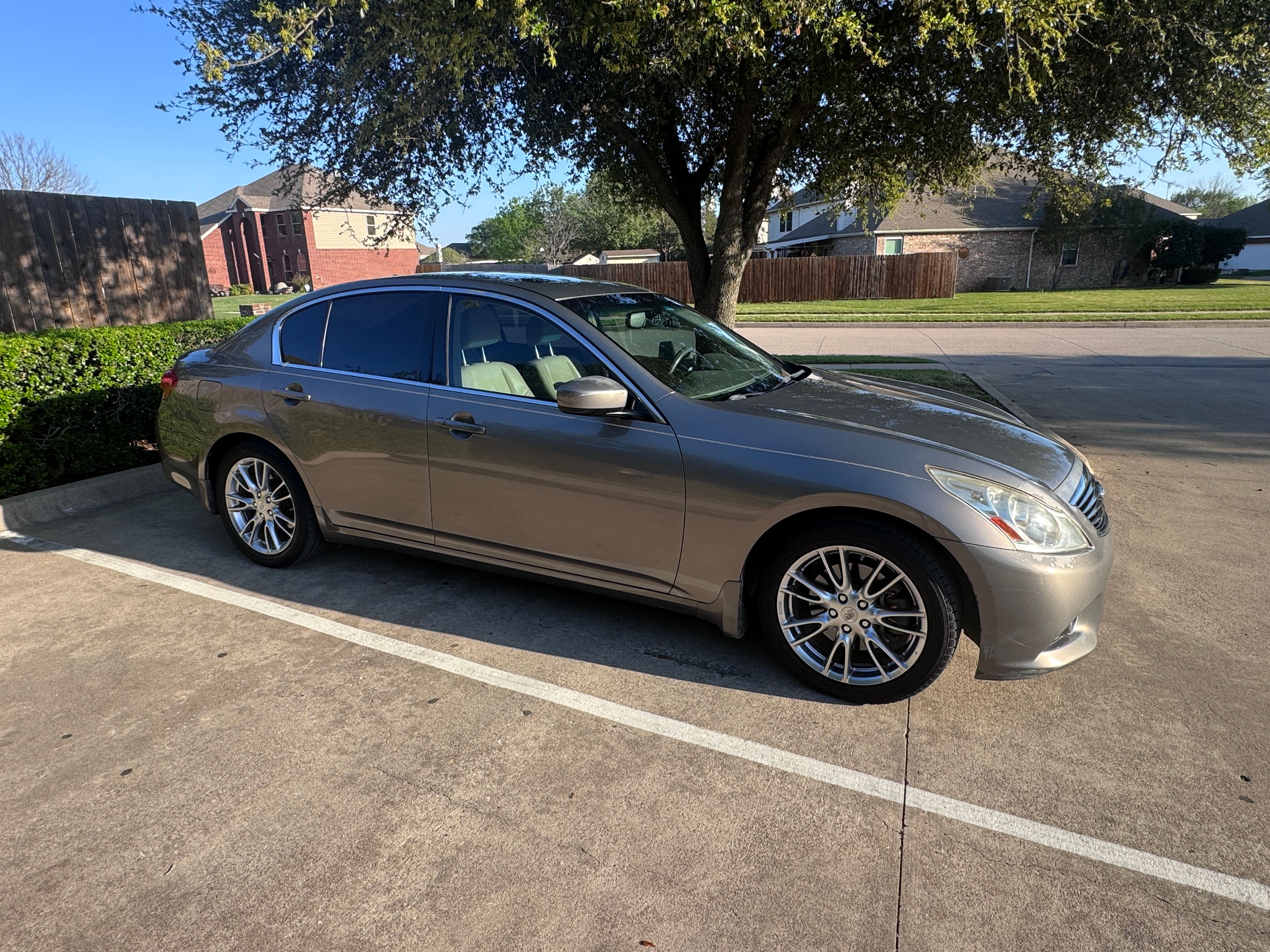Used 2012 INFINITI G37 Journey w/ Premium Pkg RWD image 1