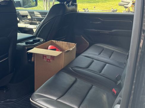 Used 2020 RAM 1500 Limited w/ Black Appearance Package AWD/4WD image 16