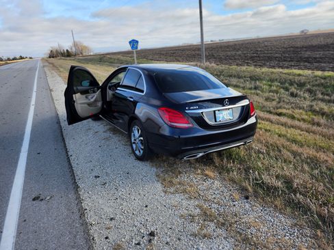 Used 2016 Mercedes-Benz C 300 4MATIC Sedan image 10
