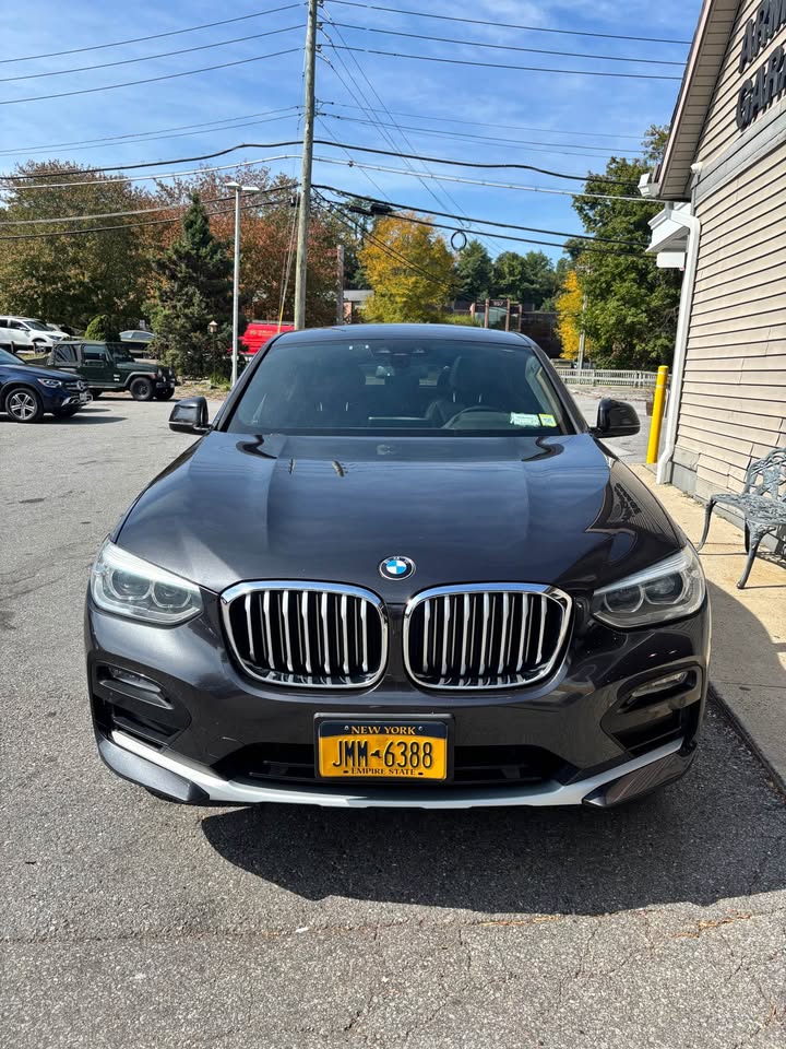Used 2019 BMW X4 xDrive30i AWD/4WD image 1