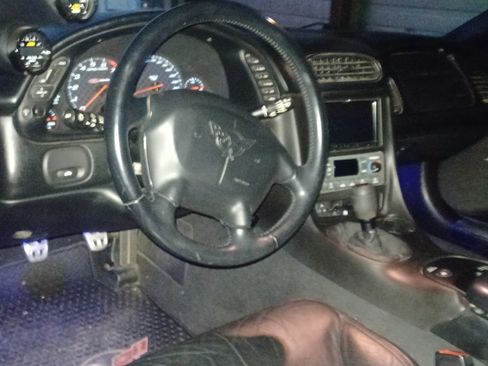 Used 2002 Chevrolet Corvette Z06 w/ Memory Pkg image 6