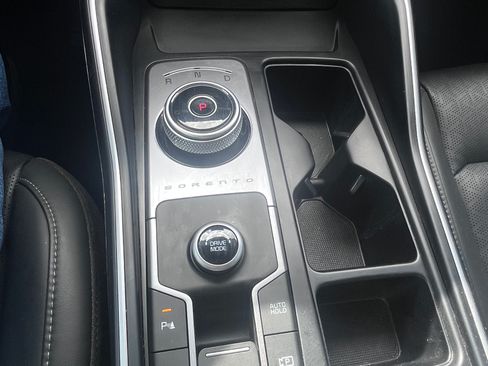 Used 2023 Kia Sorento EX image 12