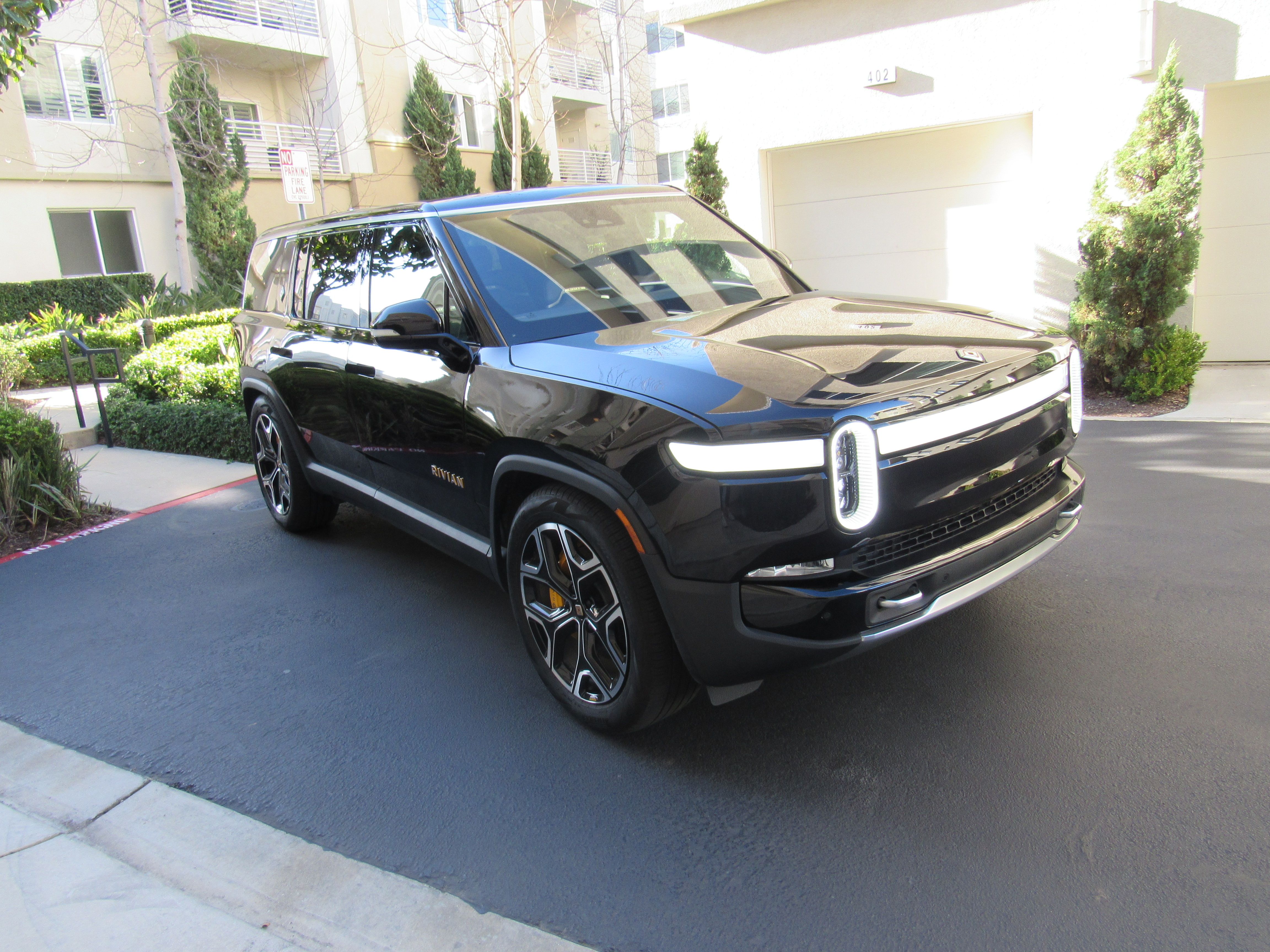 Used 2023 Rivian R1S Adventure Quad AWD/4WD image 1