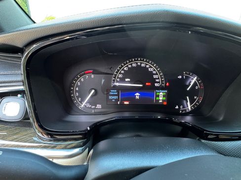 Used 2017 Cadillac XT5 Sport Utility 4D w/ LPO, Wheel Lock Package image 9