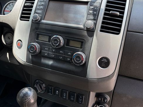 Used 2017 Nissan Frontier PRO-4X AWD/4WD image 17