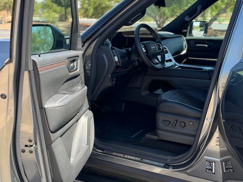 Used 2026 Nissan Armada Platinum Reserve AWD/4WD image 23