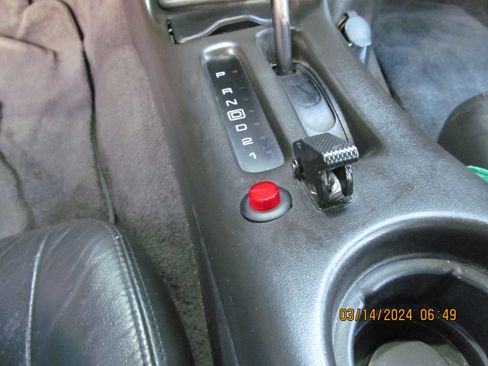 Used 2000 Chevrolet Camaro Z28 w/ SS Performance/Appearance Pkg image 23