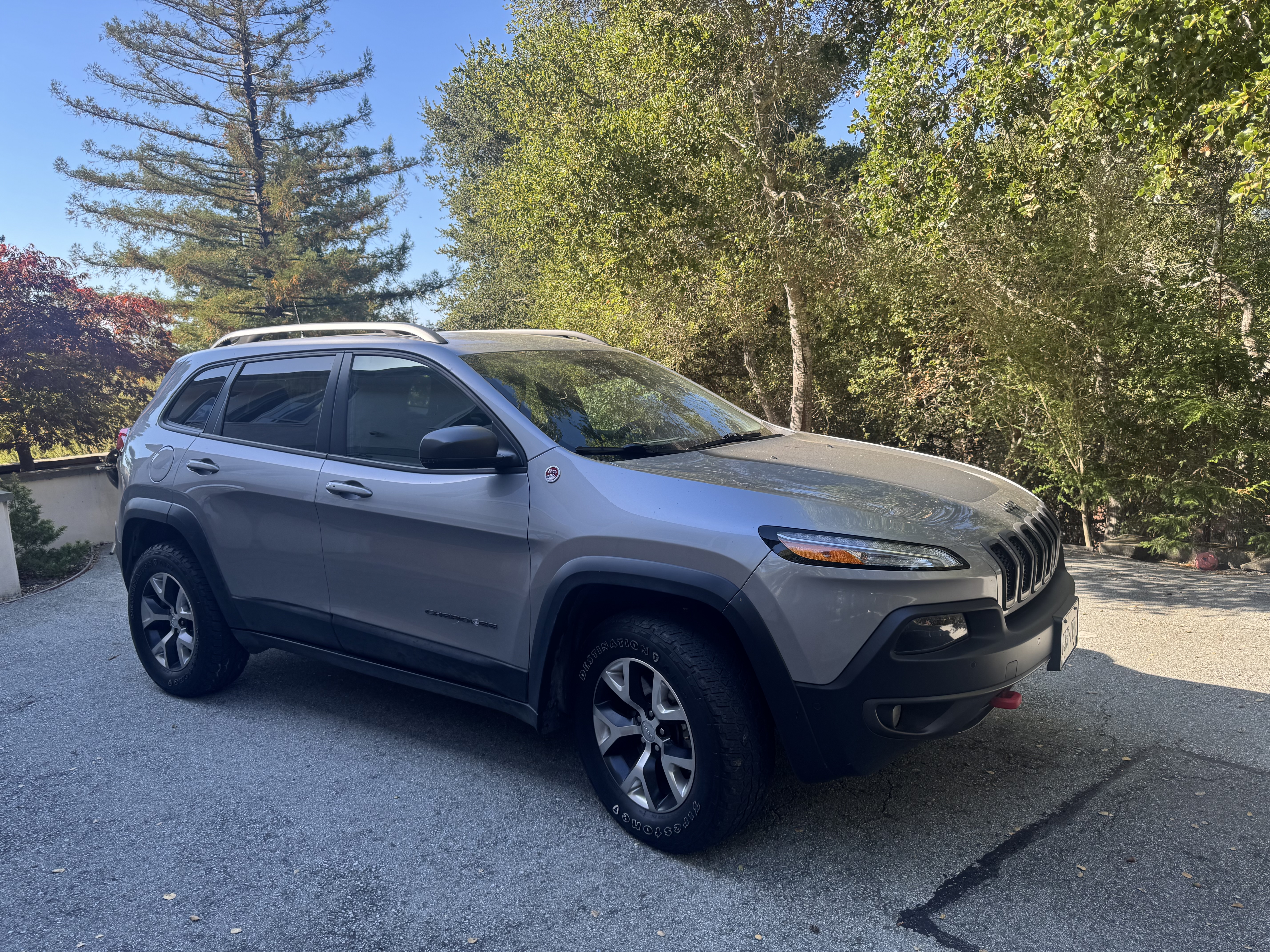 Used 2016 Jeep Cherokee Trailhawk w/ Comfort/Convenience Group AWD/4WD image 9