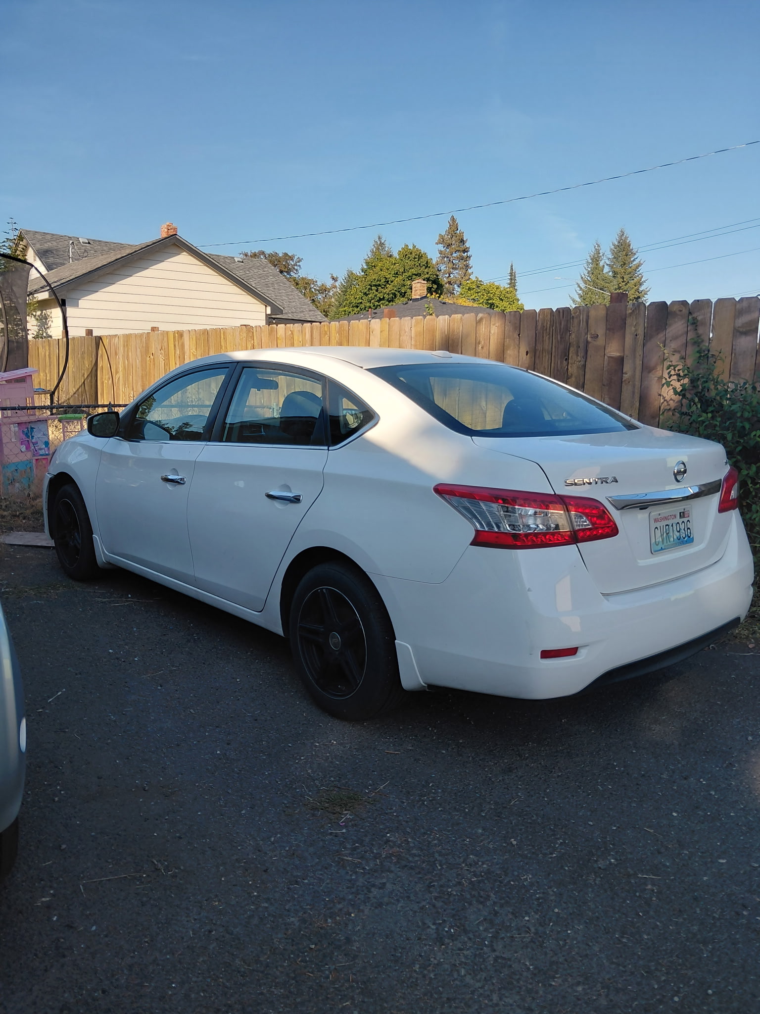 Used 2015 Nissan Sentra SV FWD image 5
