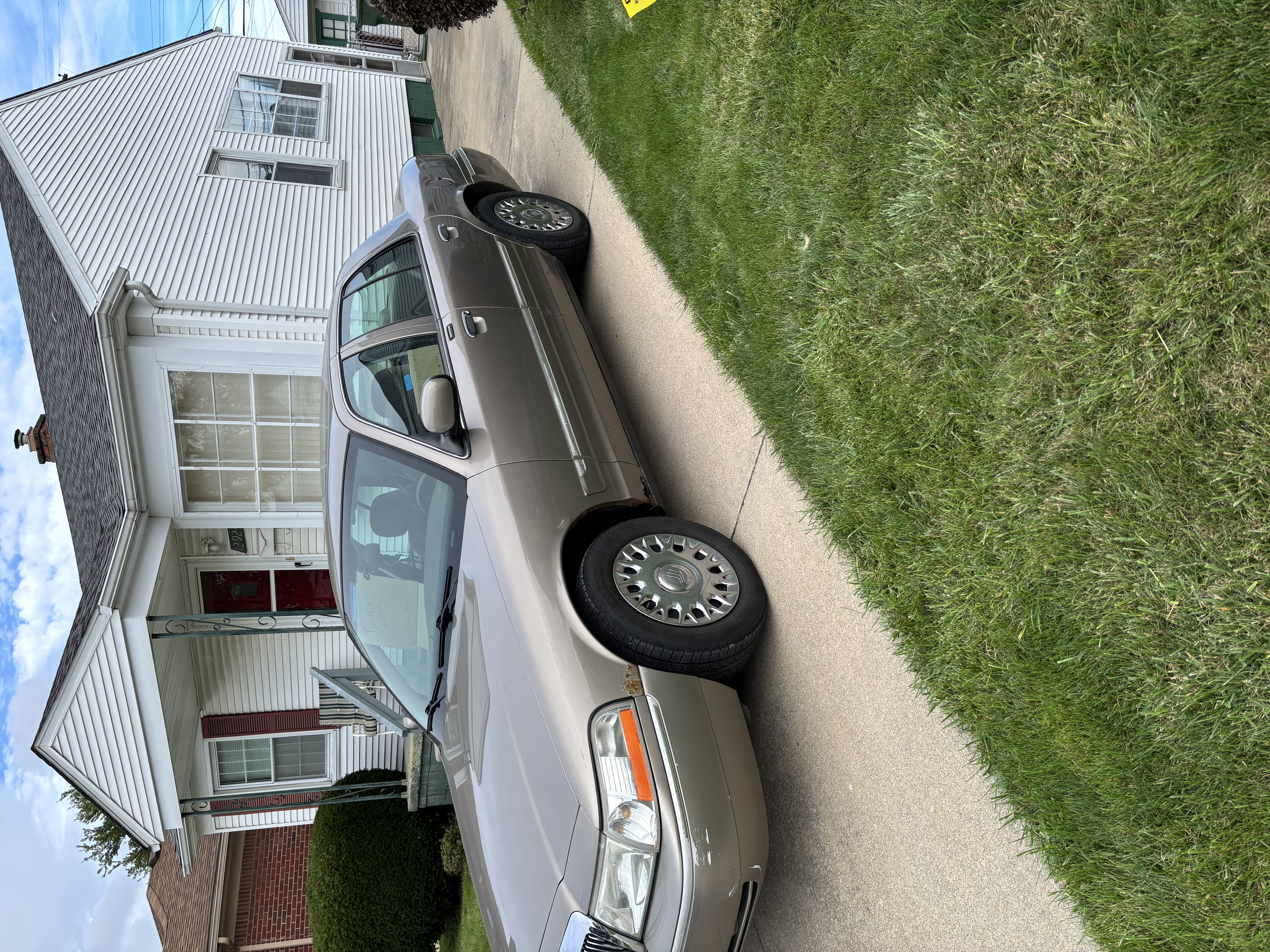 Used 2004 Mercury Grand Marquis GS RWD image 4