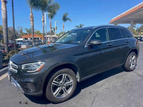 Used 2021 Mercedes-Benz GLC 300 image 2