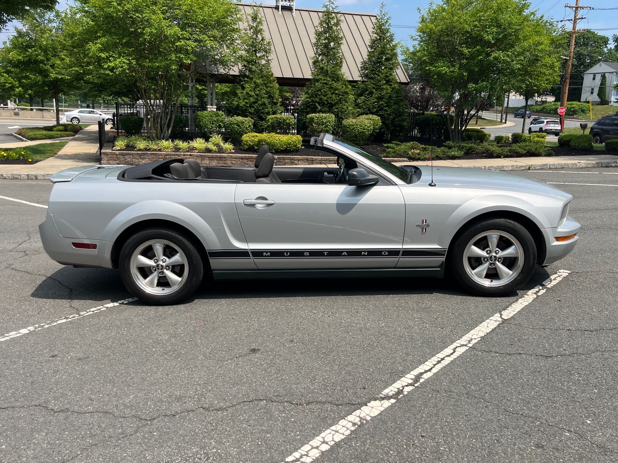Used 2007 Ford Mustang Convertible RWD image 11