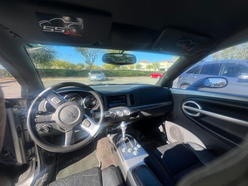 Used 2004 Chevrolet SSR w/ Preferred Equipment Group image 12