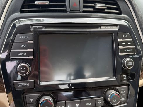 Used 2018 Nissan Maxima Platinum FWD image 9