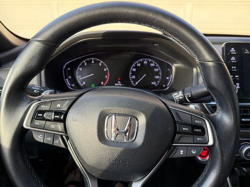 Used 2019 Honda Accord Sport image 6