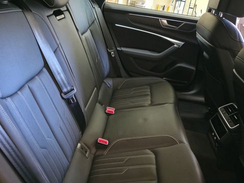 Used 2021 Audi A7 e Prestige w/ Prestige Package image 23