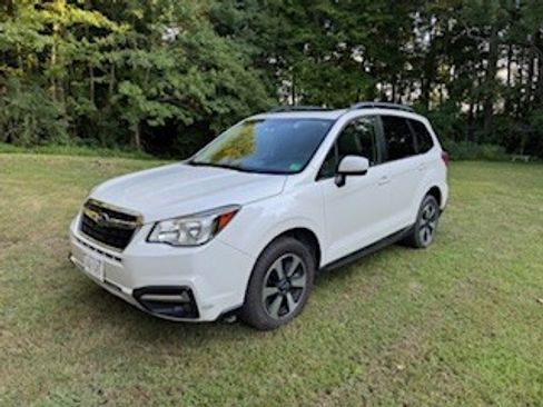 Used 2017 Subaru Forester 2.5i Premium image 4