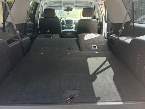 Used 2020 Chevrolet Suburban LT w/ RST Edition RWD image 9
