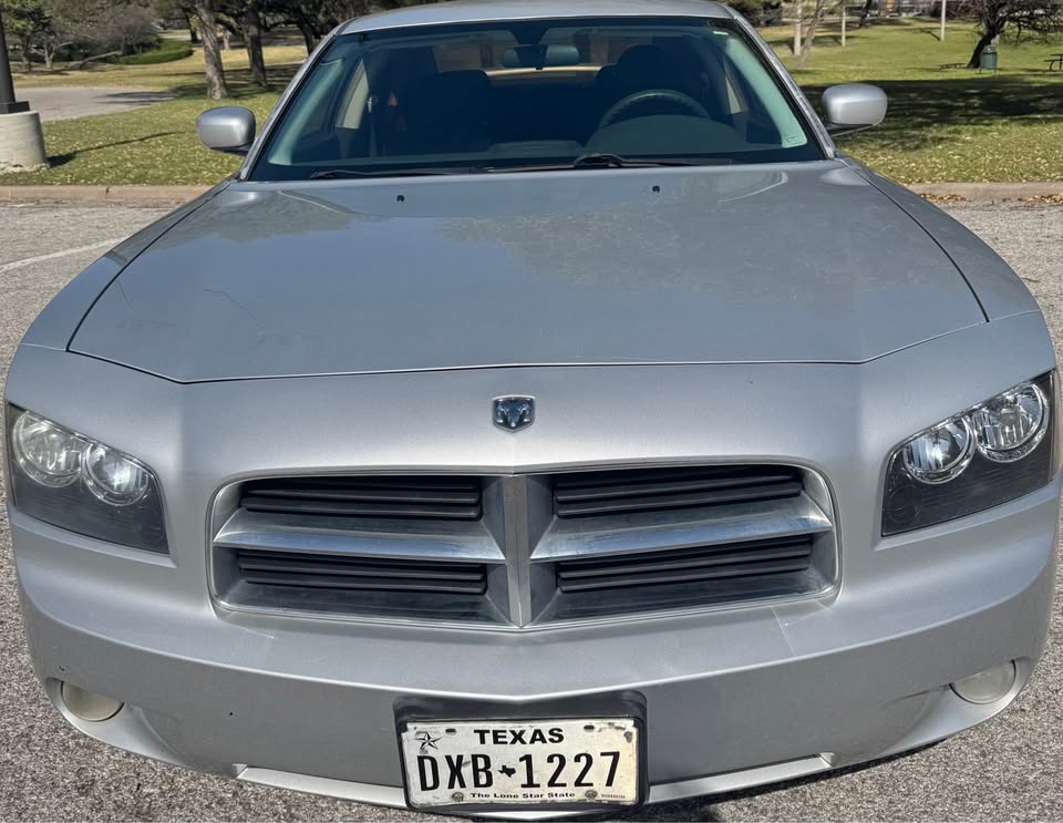 Used 2010 Dodge Charger SXT RWD image 1