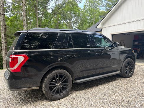 Used 2018 Ford Expedition XLT w/ Cargo Package AWD/4WD image 6