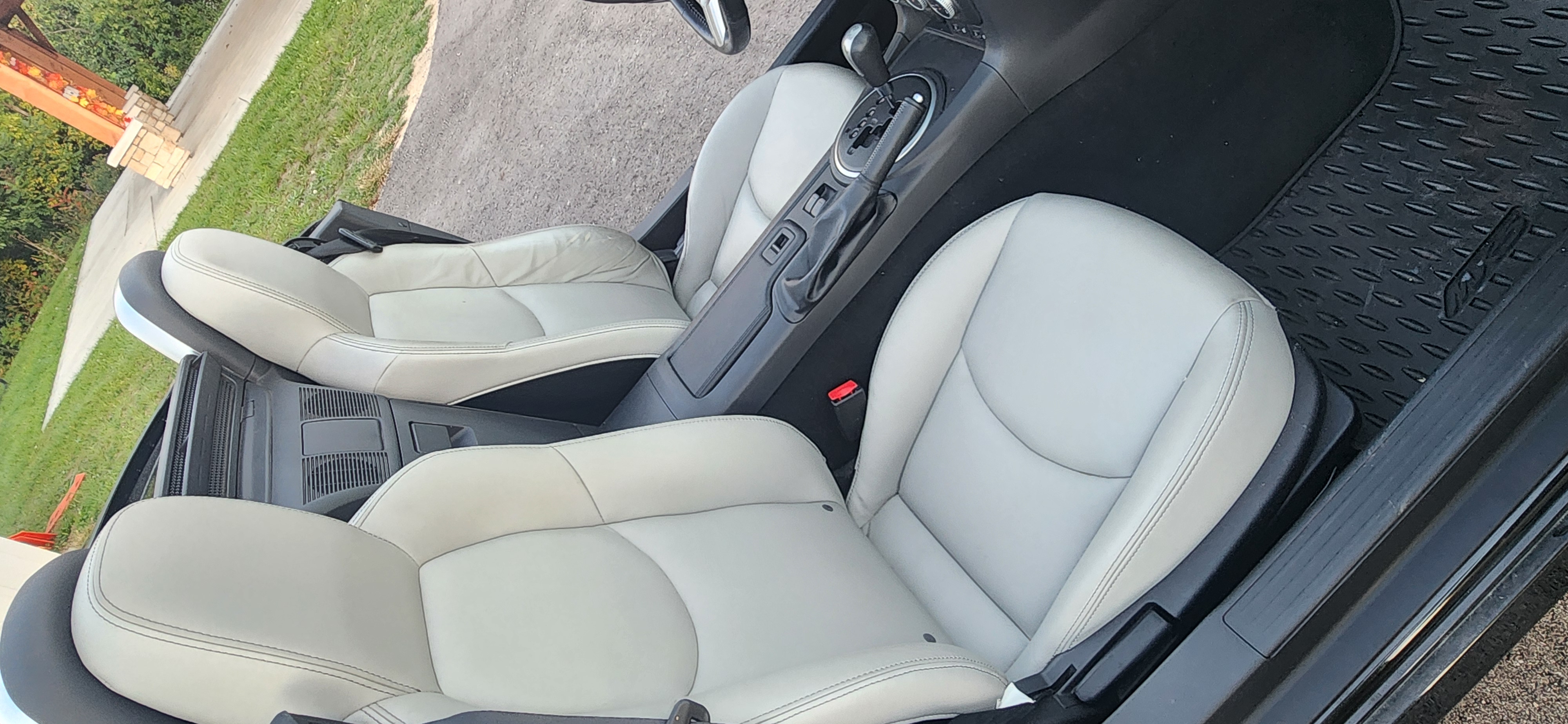 Used 2011 MAZDA MX-5 Miata Grand Touring RWD image 18