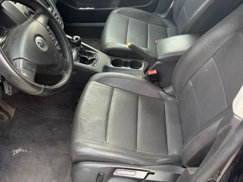 Used 2005 Volkswagen Jetta TDI FWD image 11