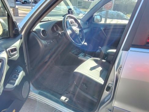 Used 2005 Toyota RAV4 2WD image 10