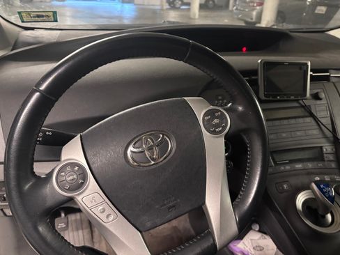 Used 2010 Toyota Prius Five FWD image 15